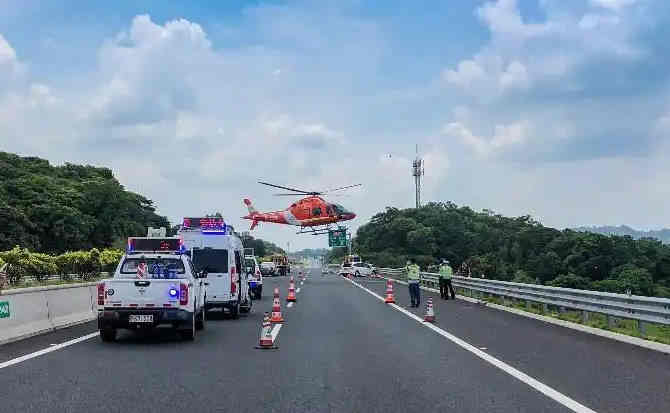 阿拉尔高速公路汽车救援案例