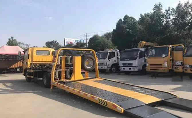 阿拉尔汽车中途维修案例